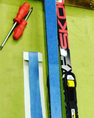 Vyrábíme stoupací pásy na všechny typy lyží. Dokonce i na dětské běžky 😉🎿🤟 #skialpy #skirental #bezky